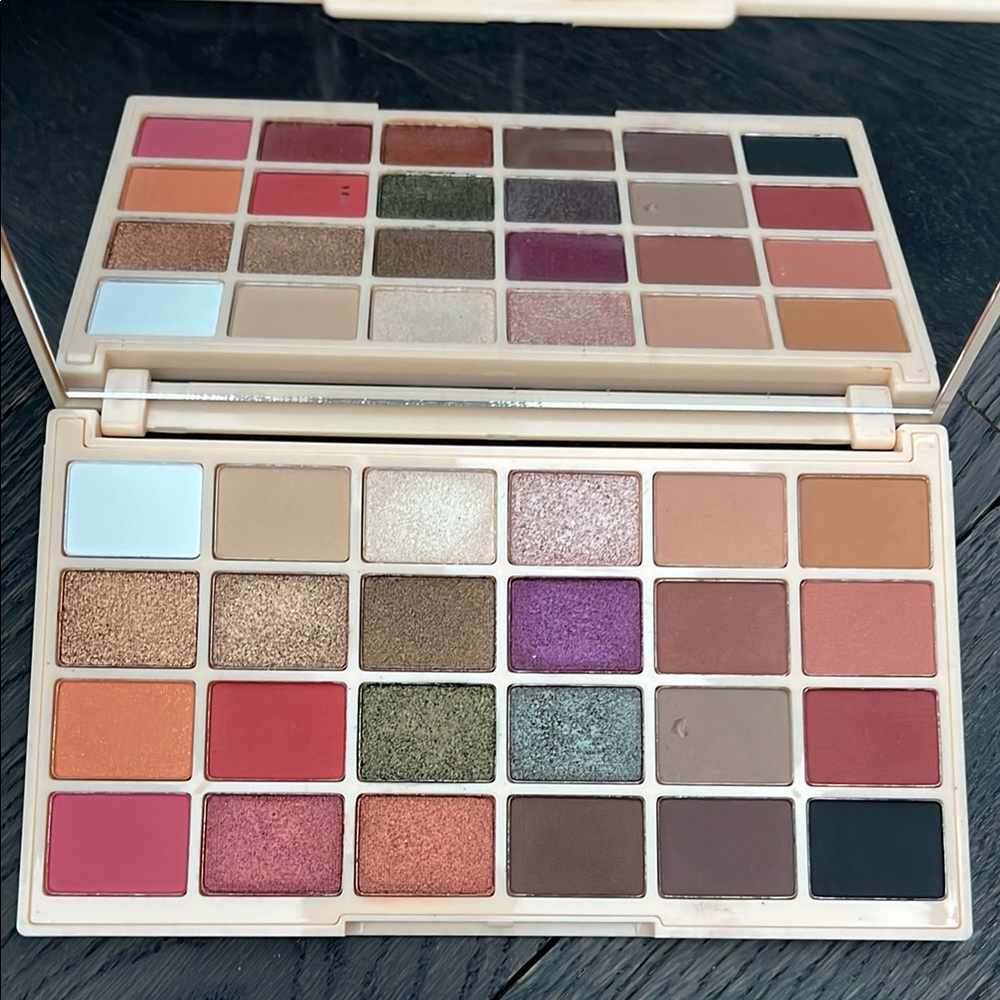 Makeup Revolution - SophX Ultra Eyeshadow Palette